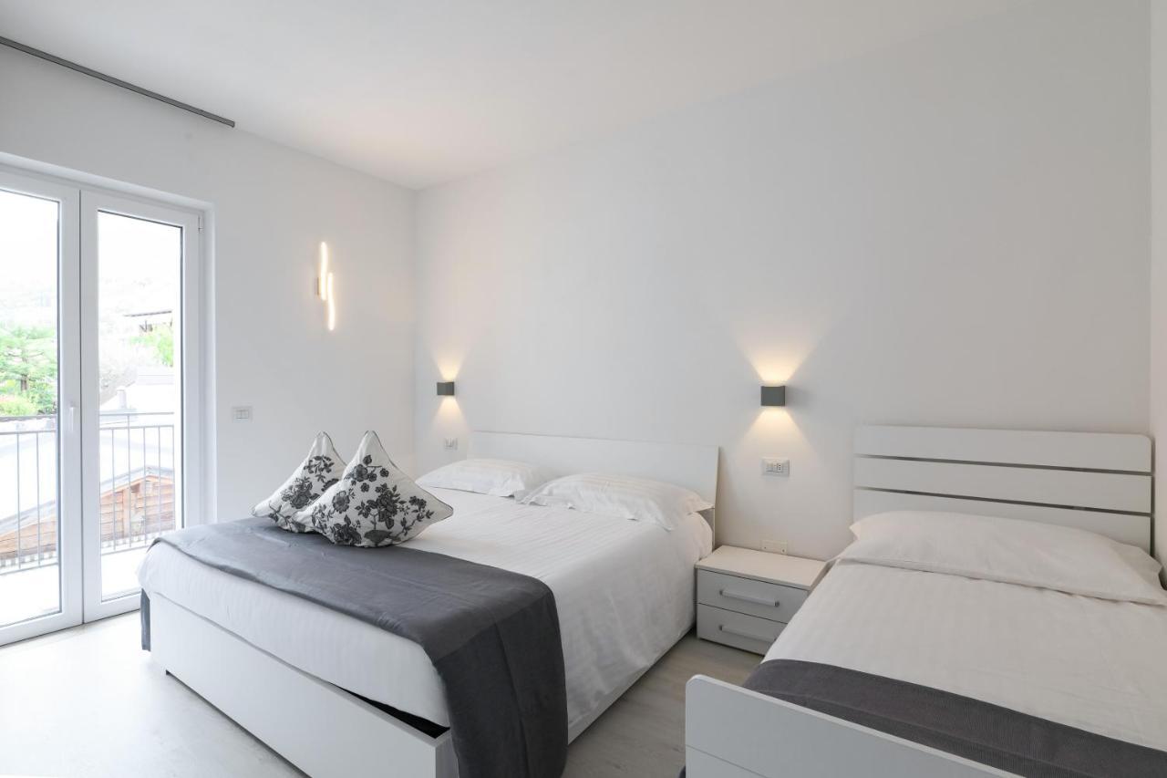 Borgo Degli Ulivi Residence Di Olympic Garda Lake Toscolano-Maderno Exterior foto