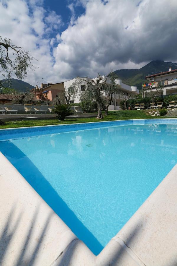 Borgo Degli Ulivi Residence Di Olympic Garda Lake Toscolano-Maderno Exterior foto